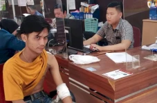 Berawal Salah Paham,...