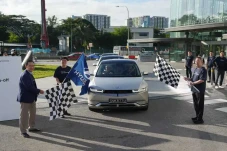 Keliling ASEAN, Mobil...