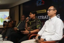 Kejar Target Nol Emisi,...