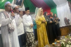 Yenny Wahid Beberkan...