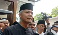Ganjar Kenang Kepala...