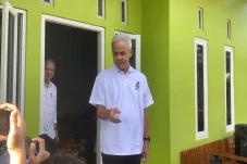 Ganjar Tanggapi Wacana...