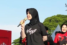 Ribuan Warga Antusias...