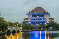 Ini Biaya Kuliah S2...