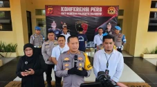 3 Pelaku Penganiayaan...