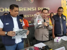 Tak Terima Disuruh Beli...