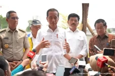 Gubernur Maluku Utara...