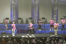 RAN Buka Konser lewat...