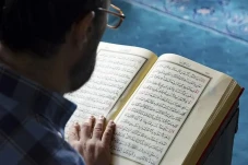 Hukum Tajwid Surat Al...