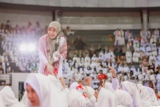 Bersama Ibu-ibu di Jatim,...