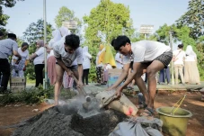 Relawan Kenalkan Ganjar-Mahfud...
