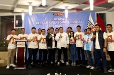 Ratusan Pemuda Protes...