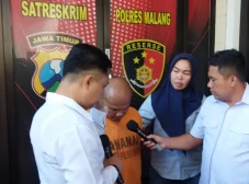 Jual Istri ke Lelaki...