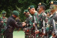 Pangkostrad Letjen TNI...