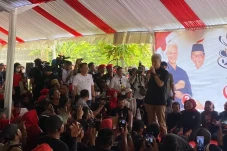 Ganjar Ingin Kelompok...