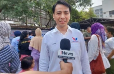 Ratusan Warga Serbu...