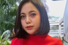 Biodata dan Profil Liviana...