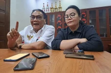 Viral Nana Sudjana Sambut...