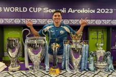 Daftar Trofi Julian...