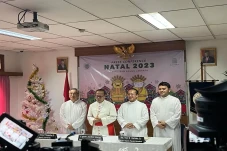 Keuskupan Agung Minta...
