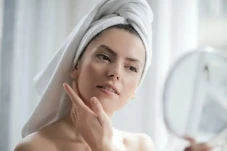 8 Langkah Makeup untuk...
