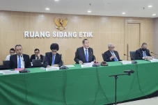 Firli Bahuri Disanksi...