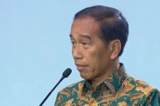 Dikenakan Jokowi pada...