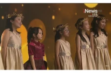 Tampil di Perayaan Natal...