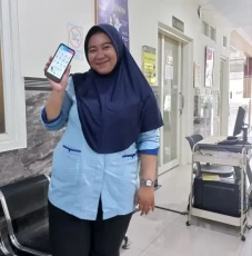 Lewat Aplikasi Mobile...