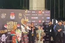 Ganjar-Mahfud Hadirkan...