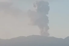 Erupsi Gunung Dukono...