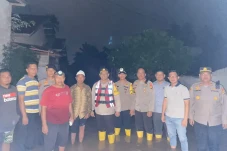 Bangun Dapur Umum, Kapolres...