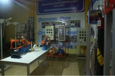 Kolaborasi dengan Industri...