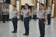 Komjen Polisi Bergelar...
