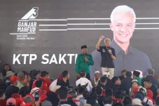 Program KTP Sakti Ganjar-Mahfud...