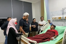 Ditemani Siti Atikoh,...