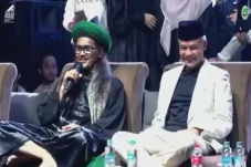 Ganjar Hadiri Sholawat...