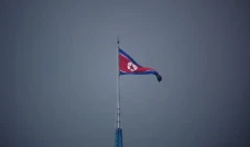 Korea Utara Akan Meluncurkan...