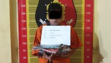 Bobol Toko Pakaian,...