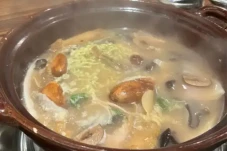 Restoran Ini Hadirkan...
