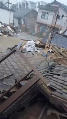 Tsunami Terjang 3 Kota...