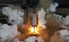 SpaceX Uji Coba Roket...