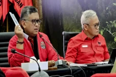 Sentil Zulkifli Hasan...