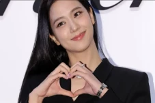 Jisoo BLACKPINK Pilih...