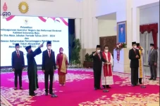 Jokowi Naikkan Anggaran...