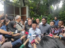 Kenang Rizal Ramli,...