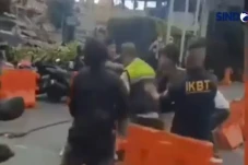 Polsek Menteng Tangkap...