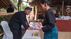 Hanya Cantumkan 2 Paslon...