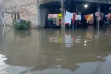 Banjir Bandang Menerjang...