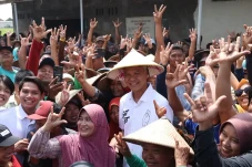 Hasil Survei Sebut Ganjar...